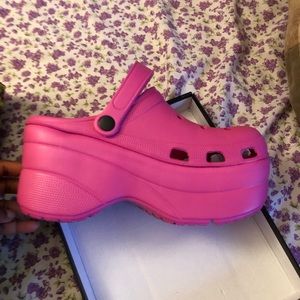 Cape robbin pink croc platform